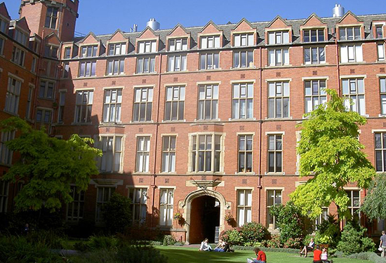 Student accommodation in Sheffield（英國(guó)謝菲爾德學(xué)生宿舍）--碳鋼卡壓系統(tǒng)